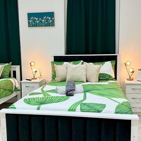 Guest&Rest Elite 1 Apartment London Bagian luar foto