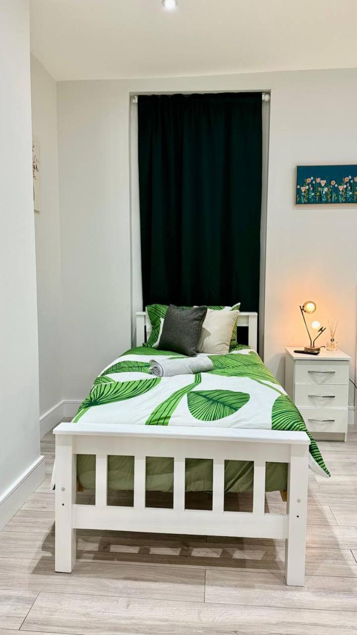 Guest&Rest Elite 1 Apartment London Bagian luar foto