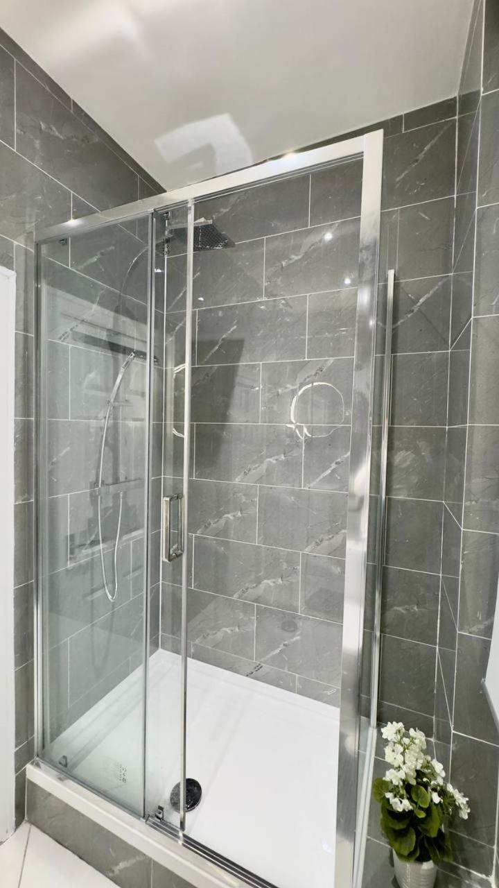 Guest&Rest Elite 1 Apartment London Bagian luar foto
